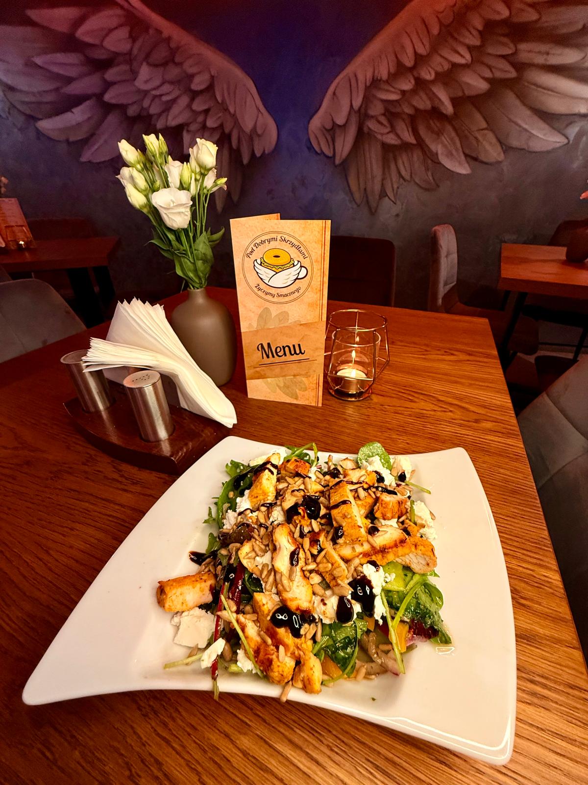 Sałatka z kurczakiem i fetą